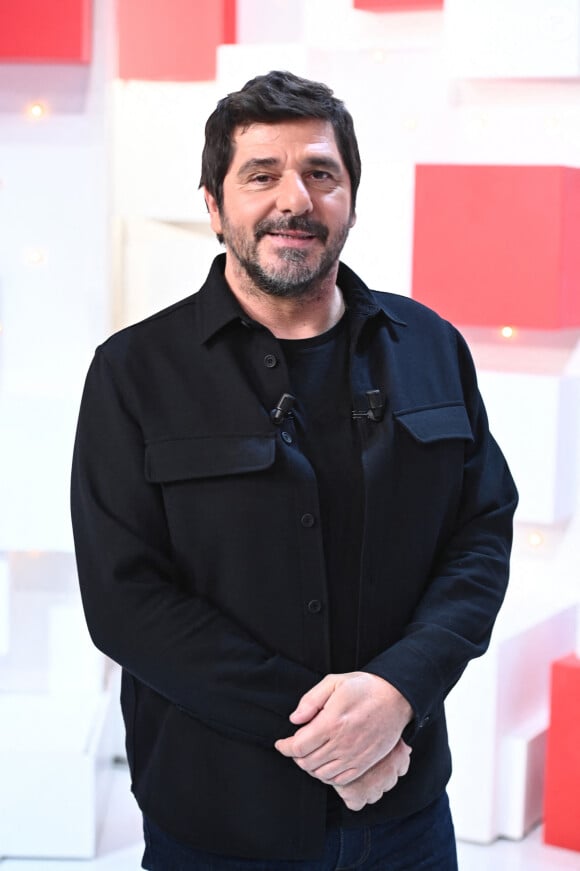 Notamment à une anecdote sur un moment marquant de sa vie.
Exclusif - Patrick Fiori - Enregistrement de l'émission Vivement dimanche en hommage au duo Jean Poiret et Michel Serrault au studio Gabriel, presentée par Michel Drucker . Diffusion sur France 3 le 17 mars 2024. . © Guillaume Gaffiot / Bestimage 