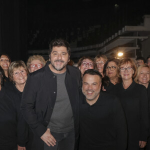 Exclusif - Patrick Fiori, Franck Castellano - Backstage de l'enregistrement de l'émission de télévision "Le Grand Concert des Régions : Ici c'est Aix en Provence", à l'Arena du Pays d'Aix, présentée par L.Luyat et L.Thilleman, et diffusée le 17 mai sur France 3. Le 30 avril 2024. © Bruno Bebert-Jack Tribeca / Bestimage