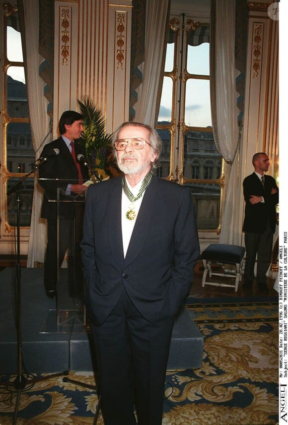 Serge Reggiani - Remise de médaille des Arts et des lettres au Ministère de la Culture à Paris.