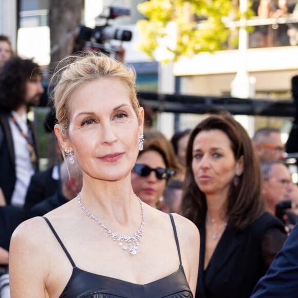 Kelly Rutherford - Montée des marches du film " Kinds of Kindness " lors du 77ème Festival International du Film de Cannes, au Palais des Festivals à Cannes. Le 17 mai 2024 © Jacovides-Moreau / Bestimage 