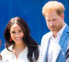 Leurs moindres faits et gestes ont été critiqués, notamment le fait qu'ils se prennent pour la famille royale.
Le prince Harry, duc de Sussex, et Meghan Markle, duchesse de Sussex, visite l'association "Yes" (Youth Employment Service) qui oeuvre pour résoudre le problème du chômage des jeunes en Afrique du Sud. Johannesburg, le 2 octobre 2019. 