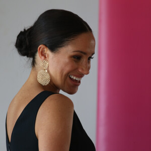 Tout comme les tenues de Meghan Markle. 
Meghan Markle, duchesse de Sussex, participe à un événement organisé à Woodstock Exchange, pour les femmes fondatrices/entrepreneurs sociaux, à Cape Town, Afrique du Sud. Le 25 septembre 2019 