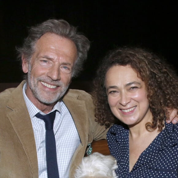 Stéphane Freiss, sa compagne écrivaine et rabbine Delphine Horvilleur et son chien - Stéphane Freiss est élevé au grade d'Officier de l'ordre des Arts et des Lettres au théâtre Antoine à Paris, France, le 13 Mai 2024. © Bertrand Rindoff / Bestimage