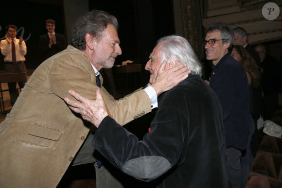 Stephane et son père Jacques Freiss (91 ans) - Stéphane Freiss est élevé au grade d'Officier de l'ordre des Arts et des Lettres au théâtre Antoine à Paris, France, le 13 Mai 2024. © Bertrand Rindoff / Bestimage