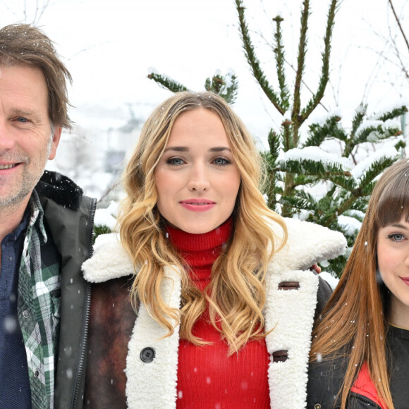 Thomas Jouannet, Chloé Jouannet et Mado Jouannet assistant à un photocall pour le film "Allez Ma Fille" lors du 27e Festival du film de l'Alpe d'Huez à l'Alpe d'Huez, le 18 janvier 2024. Julien Reynaud/APS-Medias/ABACAPRESS.COM