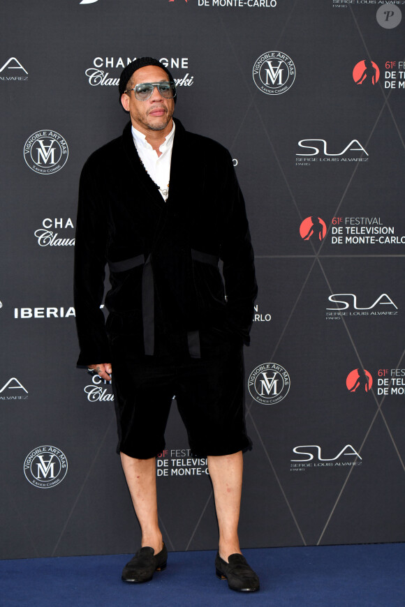 Il a expliqué être un père présent malgré la distance. 
JoeyStarr (Joey Starr) au photocall de la cérémonie d'ouverture de la 61ème édition du Festival de Télévision de Monte-Carlo au Grimaldi Forum, à Monaco, le 17 juin 2022. © Bruno Bebert/Bestimage