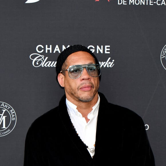 Il a expliqué être un père présent malgré la distance. 
JoeyStarr (Joey Starr) au photocall de la cérémonie d'ouverture de la 61ème édition du Festival de Télévision de Monte-Carlo au Grimaldi Forum, à Monaco, le 17 juin 2022. © Bruno Bebert/Bestimage