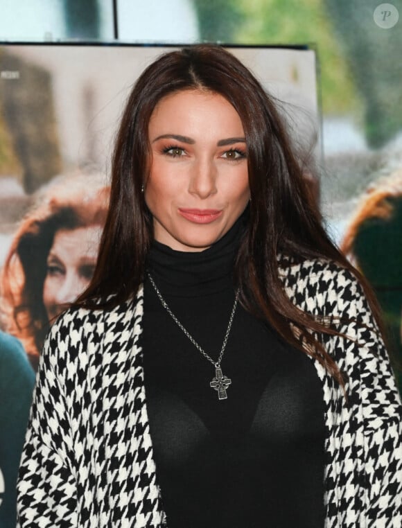 Delphine Wespiser (Miss France 2012) à la première du film "Reste Un Peu" au cinéma UGC Ciné Cité Les Halles à Paris, le 15 novembre 2022. © Guirec Coadic/Bestimage 