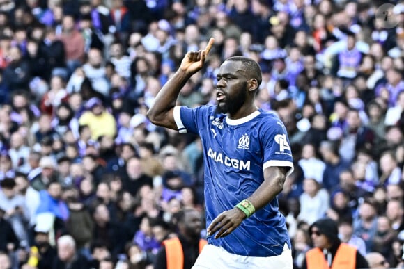 Joie but Jean Onana (om) - Match de Ligue 1 Uber Eats "Toulouse - Marseille (2-2)" au Stadium TFC, le 21 avril 2004.