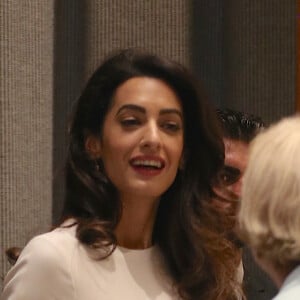 Amal Clooney prononce un discours à l'ONU à New York le 16 septembre 2016. Amal Clooney a choisi de défendre la cause des femmes Yézidis, persécutées et abusées par les hommes du groupe Etat Islamique. Ce vendredi, sa protégée, Nadia Murad, a été nommée ambassadrice de l'ONU pour la dignité des victimes du trafic d'êtres humains. Une vrai victoire pour l'avocate. 