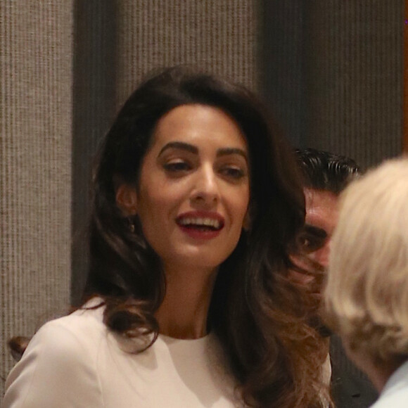 Amal Clooney prononce un discours à l'ONU à New York le 16 septembre 2016. Amal Clooney a choisi de défendre la cause des femmes Yézidis, persécutées et abusées par les hommes du groupe Etat Islamique. Ce vendredi, sa protégée, Nadia Murad, a été nommée ambassadrice de l'ONU pour la dignité des victimes du trafic d'êtres humains. Une vrai victoire pour l'avocate. 