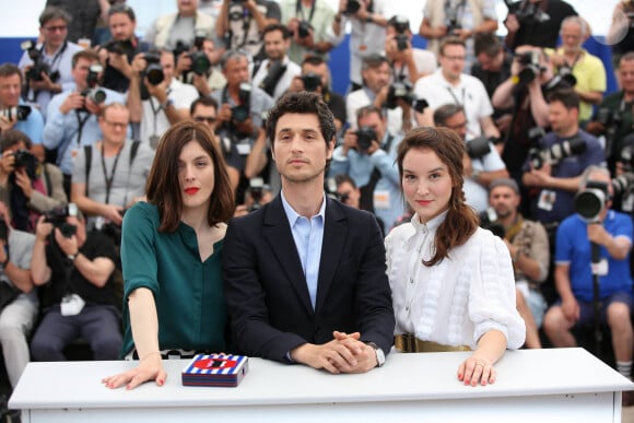 Valérie Donzelli, Jérémie Elkaïm (montre Jaeger-LeCoultre), Anaïs Demoustier - Photocall du film "Marguerite & Julien" lors du 68ème festival international du film de Cannes le 19 mai 2015. 