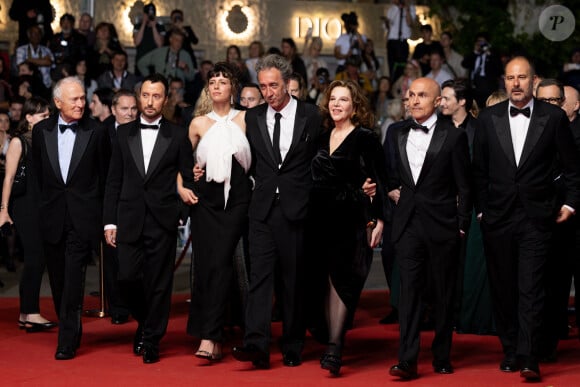 Jerome Seydoux, Anthony Vaccarello, Celeste Dalla Porta, Paolo Sorrentino, Stefania Sandrelli, Lorenzo Mieli, Andrea Scrosati - Montée des marches du film « Parthenope » lors du 77ème Festival International du Film de Cannes, au Palais des Festivals à Cannes. Le 21 mai 2024 © Jacovides-Moreau / Bestimage