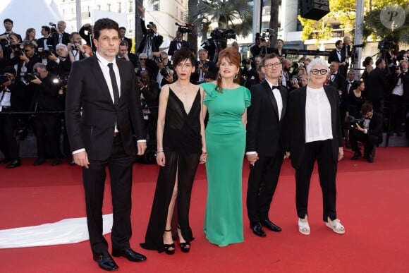 Vladimir Perisic, Lubna Azabal, Marie-Castille Mention-Schaar, Paolo Moretti, Claudine Nougaret (Jury Court-Métrage) - Montée des marches du film « Marcello Mio » lors du 77ème Festival International du Film de Cannes, au Palais des Festivals à Cannes. Le 21 mai 2024 © Jacovides-Moreau / Bestimage 