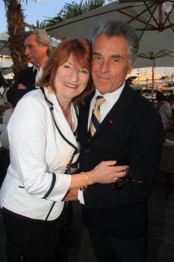 Alors qu'il se fait discret à la télévision
Exclusif - Muriel Mayette-Holtz et son mari Gérard Holtz - Remise du 27ème Prix François Chalais à la maison France télévision x Brut lors du 76ème Festival International du Film de Cannes, France le 26 Mai 2023