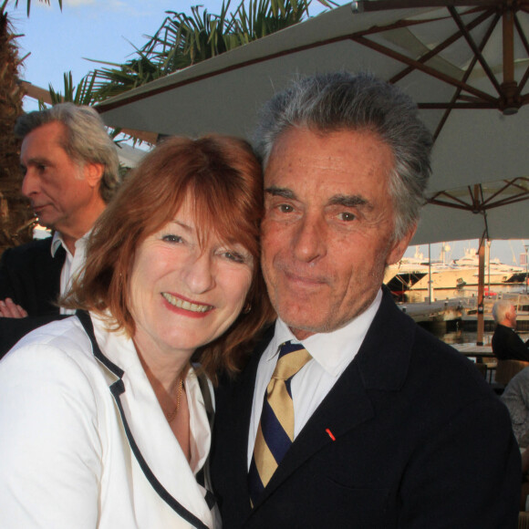 Alors qu'il se fait discret à la télévision
Exclusif - Muriel Mayette-Holtz et son mari Gérard Holtz - Remise du 27ème Prix François Chalais à la maison France télévision x Brut lors du 76ème Festival International du Film de Cannes, France le 26 Mai 2023