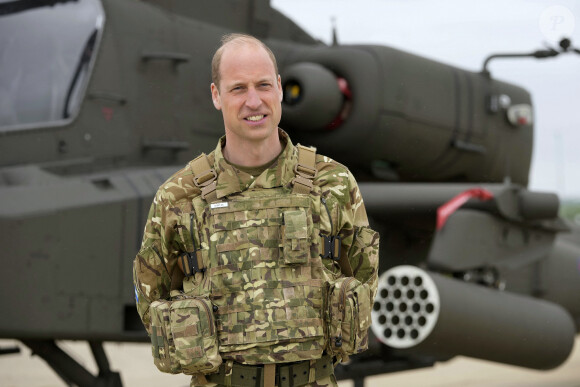 Le roi Charles III d'Angleterre a officiellement transmis à son fils le prince William, prince de Galles, son titre de colonel en chef de l'Army Air Corps, lors d'une visite sur la base militaire de Middle Wallop, le 13 mai 2024.  © Julien Burton / Bestimage