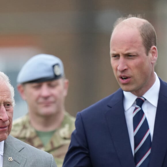 Le roi Charles III d'Angleterre remet officiellement le rôle de colonel en chef de l'Army Air Corps au prince William, prince de Galles à la base militaire Army Aviation Center de Middle Wallop, Hampshire, Royaume Uni, le 13 mai 2024. © Julien Burton/Bestimage 