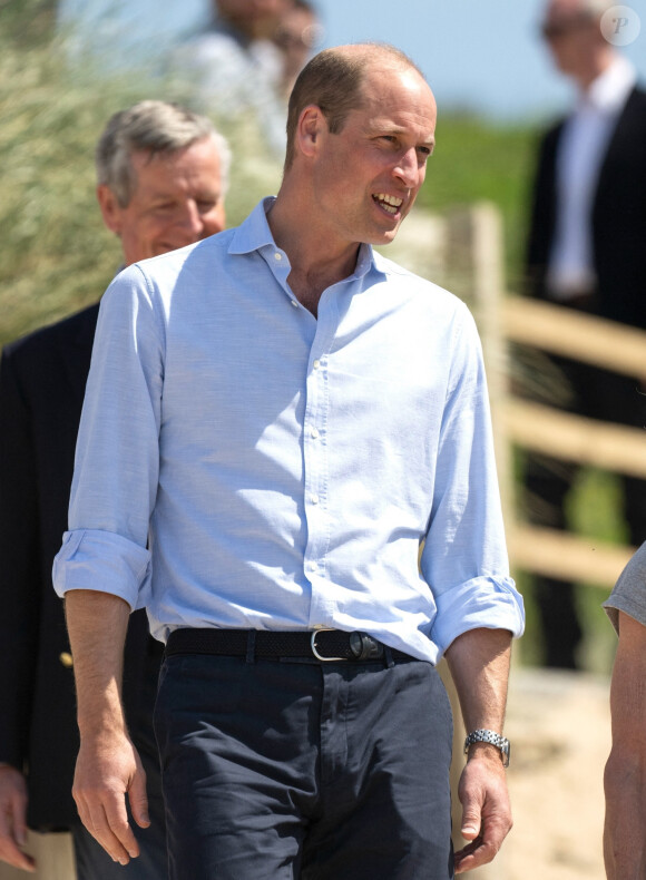 Le prince William, prince de Galles, visite la plage de Fistral, le 9 mai 2024. 