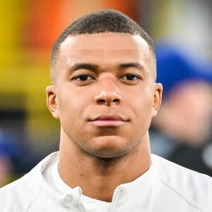 Kylian Mbappé fait la rencontre d'un homme puissant

Kylian Mbappé. (Credit Image: © Matthieu Mirville/ZUMA Press Wire)