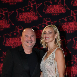 Sébastien Cauet et sa compagne Nathalie Dartois lors de la 23ème édition des NRJ Music Awards 2021 au Palais des Festivals de Cannes, le 20 novembre 2021. © Rachid Bellak/Bestimage 