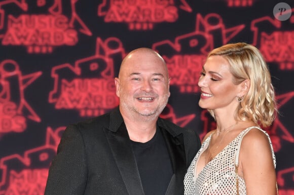 Sébastien Cauet et sa compagne Nathalie Dartois lors de la 23ème édition des NRJ Music Awards 2021 au Palais des Festivals de Cannes, le 20 novembre 2021. © Rachid Bellak/Bestimage 