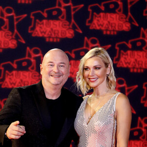 Sébastien Cauet et sa compagne Nathalie Dartois lors de la 23ème édition des NRJ Music Awards 2021 au Palais des Festivals de Cannes, le 20 novembre 2021. © Dominique Jacovides/Bestimage 