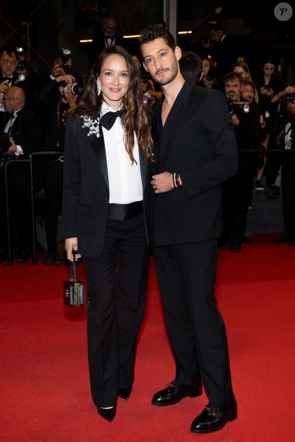 Anaïs Demoustier (enceinte), Pierre Niney - Descente des marches du film " Le comte de Monte-Cristo " lors du 77ème Festival International du Film de Cannes, au Palais des Festivals à Cannes. Le 22 mai 2024 © Jacovides-Moreau / Bestimage 