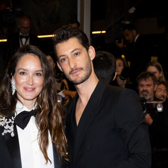 Anaïs Demoustier (enceinte), Pierre Niney - Descente des marches du film " Le comte de Monte-Cristo " lors du 77ème Festival International du Film de Cannes, au Palais des Festivals à Cannes. Le 22 mai 2024 © Jacovides-Moreau / Bestimage 