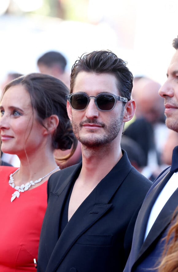 Pierre Niney - Montée des marches du film " Le comte de Monte-Cristo " lors du 77ème Festival International du Film de Cannes, au Palais des Festivals à Cannes. Le 22 mai 2024 © Jacovides-Moreau / Bestimage 