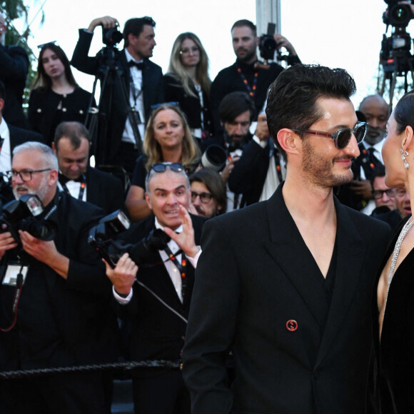 Pierre Niney et Natasha Andrews - Tapis rouge du 77ème festival de Cannes, Projection du Comte de Monte-Cristo © Simone Comi/IPA via ZUMA Press
