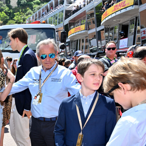 Les parents du cousin de Raphaël Elmaleh étaient eux aussi présent sur place
Tatiana Santo Domingo, Khadja Nin, Charlotte Casiraghi, Jacky Ickx, Raphaël Elmaleh et Sacha Casiraghi durant la journée des qualifications du 81ème Grand Prix de Formule 1 de Monaco, le 25 mai 2024. © Bruno Bebert/Bestimage 