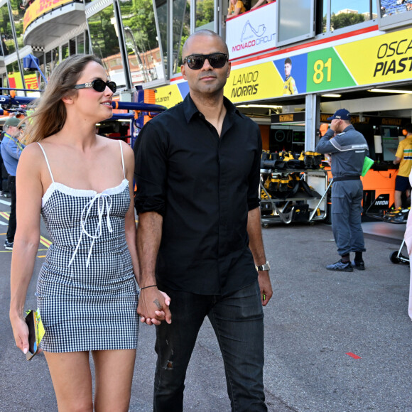 Le couple est d'ailleurs apparu tout sourire face aux photographes. 
Tony Parker et sa compagne Agathe Teyssier durant la journée des qualifications du 81ème Grand Prix de Formule 1 de Monaco, le 25 mai 2024. © Bruno Bebert/Bestimage