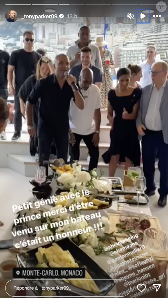 Le mari de la princesse Charlène a accepté l'invitation de l'ex-basketteur et a pris du bon temps sur le yatch de ce dernier. 
Tony Parker a fêté son anniversaire à Monaco en bonne compagnie.