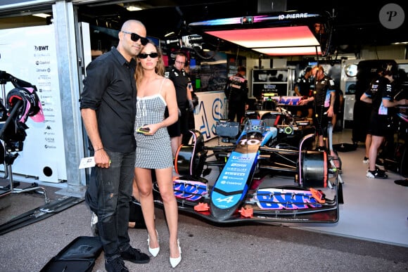 Tony Parker et sa compagne Agathe Teyssier durant la journée des qualifications du 81ème Grand Prix de Formule 1 de Monaco, le 25 mai 2024. © Bruno Bebert/Bestimage