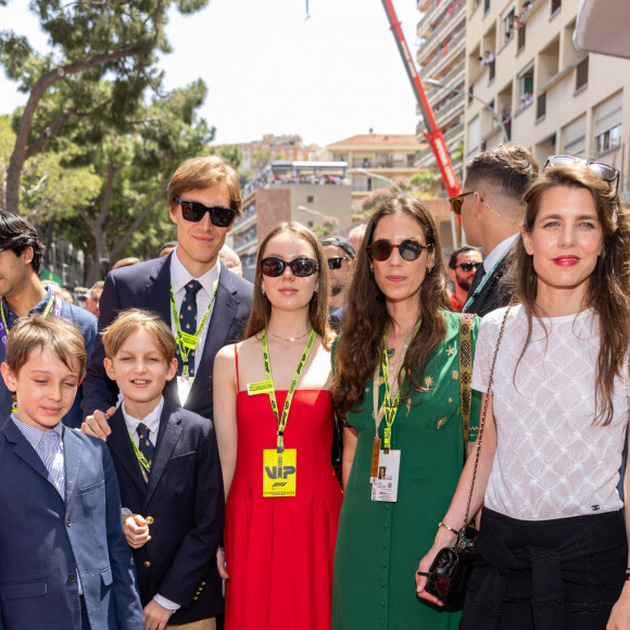 Sacha Casiraghi, Raphaël Elmaleh, Tatiana Santo Domingo, Ben-Sylvester Strautmann, la princesse Alexandra de Hanovre et Charlotte Casiraghi lors du Grand Prix de Formule 1 (F1) de Monaco, le 26 mai 2024. © Bruno Bebert/Pool Monaco/Bestimage