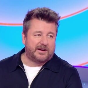 Bruno Guillon aurait donc été pressenti pour succéder à Jarry dans "Tout le monde veut prendre sa place"
Bruno Guillon sur le plateau de "Chacun son tour"