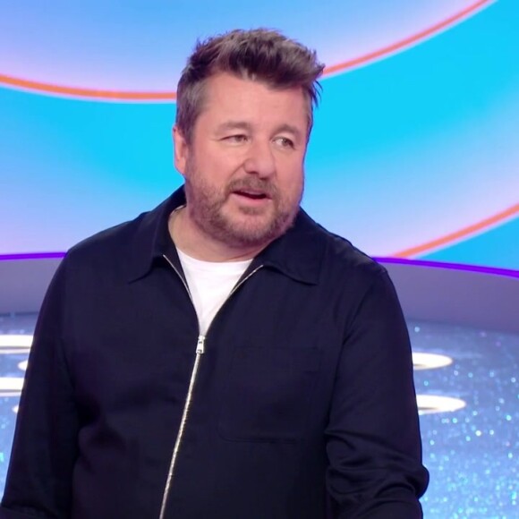 Bruno Guillon aurait donc été pressenti pour succéder à Jarry dans "Tout le monde veut prendre sa place"
Bruno Guillon sur le plateau de "Chacun son tour"