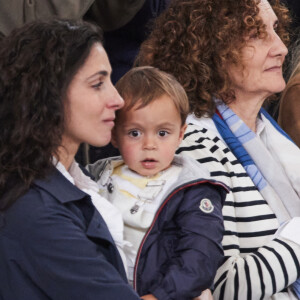 Xisca Perello (femme de Rafael Nadal), son fils Rafael Junior, Maria Isabel Nadal (soeur de Rafael Nadal) et Ana Maria Parera (mère de Rafael Nadal) - La famille de Rafael Nadal (Rafa) dans les tribunes pour le premier tour des Internationaux de France de tennis de Roland Garros 2024 opposant Rafael Nadal (Rafa) à Alexander Zverev, à Paris, France, le 27 mai 2024. © Jacovides-Moreau/Bestimage  Rafael Nadal Rafa's family in the stands for the first round of the French Open tennis tournament at Roland Garros 2024 between Rafael Nadal (Rafa) and Alexander Zverev, in Paris, France, on May 27, 2024.