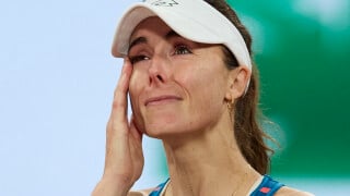 PHOTOS Les larmes d'Alizé Cornet et de son amoureux Pierre pour ses adieux à Roland-Garros et la fin de sa carrière à 34 ans