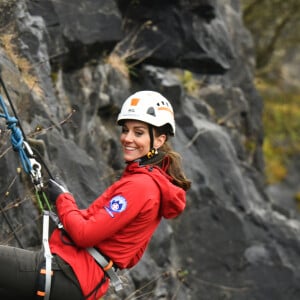 Le prince William et Kate Middleton en visite au siège de l'équipe de sauvetage en montagne de Central Beacons, le 27 avril 2023.