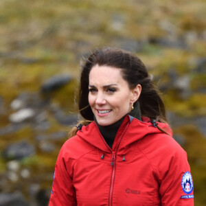 Ce jour-là, le couple royal était en séjour au Central Beacons, dans le Pays des Galles.
Le prince William et Kate Middleton en visite au siège de l'équipe de sauvetage en montagne de Central Beacons, le 27 avril 2023.