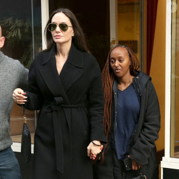 Angelina Jolie et Zahara Marley Jolie-Pitt quittent Desert Vintage dans le Lower East Side à New York City, NY, USA le 11 janvier 2023. Photo par Christopher Peterson/Splash News/ABACAPRESS.COM