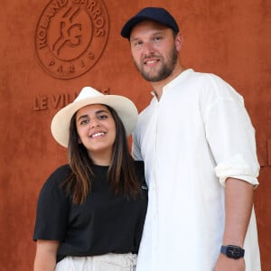 Après des années d'amour, Inès Reg et Kevin Debonne ont annoncé leur divorce en janvier dernier.
Inés Reg et son ex-compagnon Kevin Debonne - People au village lors des Internationaux de France de Tennis de Roland Garros à Paris. © Dominique Jacovides / Bestimage