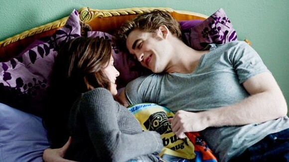 Regardez l'extrait de "Twilight III" avec Robert Pattinson et Kristen Stewart... au lit !
