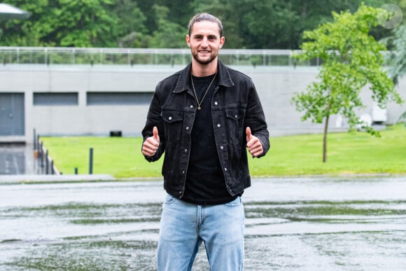 Adrian Rabiot - Arrivée des joueurs de l’Equipe de France de football à Clairefontaine, le 29 mai 2024. © Baptiste Autissier / Panoramic / Bestimage