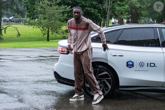 Randal Kolo Muani - Arrivée des joueurs de l’Equipe de France de football à Clairefontaine, le 29 mai 2024. © Baptiste Autissier / Panoramic / Bestimage