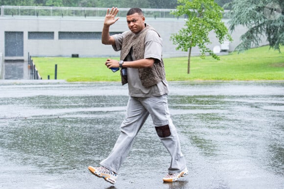 Kylian Mbappé - Arrivée des joueurs de l'Equipe de France de football à Clairefontaine, le 29 mai 2024. © Baptiste Autissier / Panoramic / Bestimage