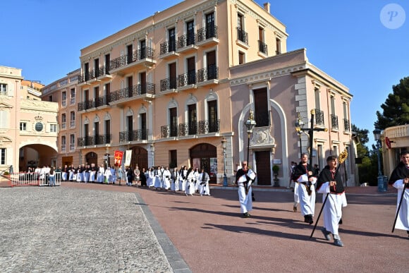 Illustration durant la procession de la Fête Dieu sur la place du Palais, le 16 juin 2022. © Bruno Bebert / Bestimage 