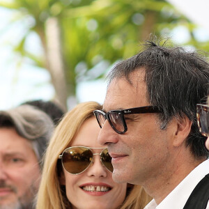 Vanessa Paradis, Samuel Benchetrit (réalisateur) au photocall du film Cette musique ne joue pour personne (Cannes première) lors du 74ème festival international du film de Cannes le 10 juillet 2021 © Borde / Jacovides / Moreau / Bestimage 